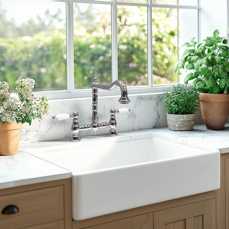 PB Rubinetto da cucina nostalgico cromato con beccuccio angolare e manopole bianche PBN.CHR.H.WH