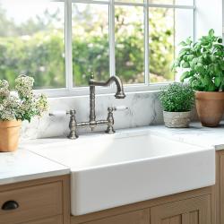 PB Rubinetto nostalgico da cucina a ponte in acciaio inossidabile con beccuccio ad angolo e manopole bianche PBN.RVS.H.WH