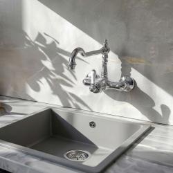 Rubinetto da cucina nostalgico Hermitage R a parete Cromo 10.9021