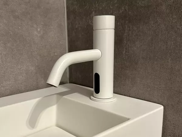 Waterevolution Flow Rubinetto elettronico per lavabo ad infrarossi a batteria bianco opaco T110EBBR