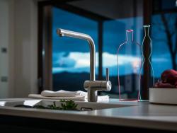 Franke Atlas Neo Rubinetto da cucina in acciaio inossidabile massiccio con beccuccio girevole 115.0521.435