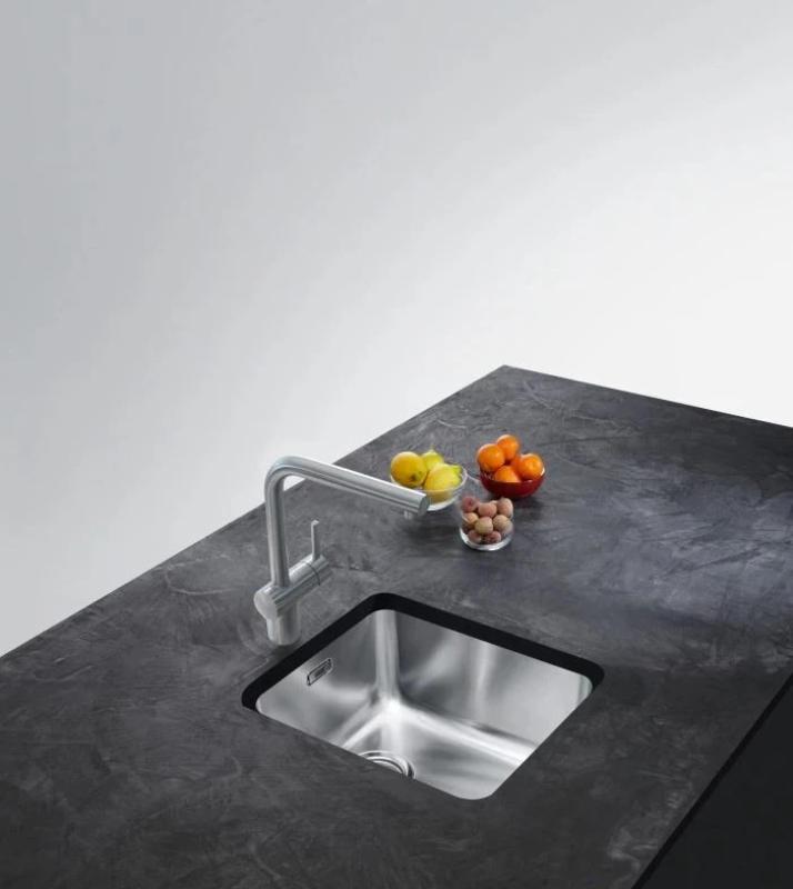 Franke Atlas Neo Rubinetto da cucina in acciaio inossidabile massiccio con beccuccio girevole 115.0521.435