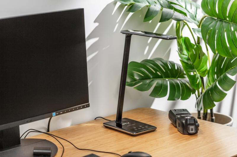 Decor Lampada da scrivania Tritton 6W 340lm AC220-240V 4-CCT Ricarica wireless USB PF>0 5 RA>80 nera 1208962518