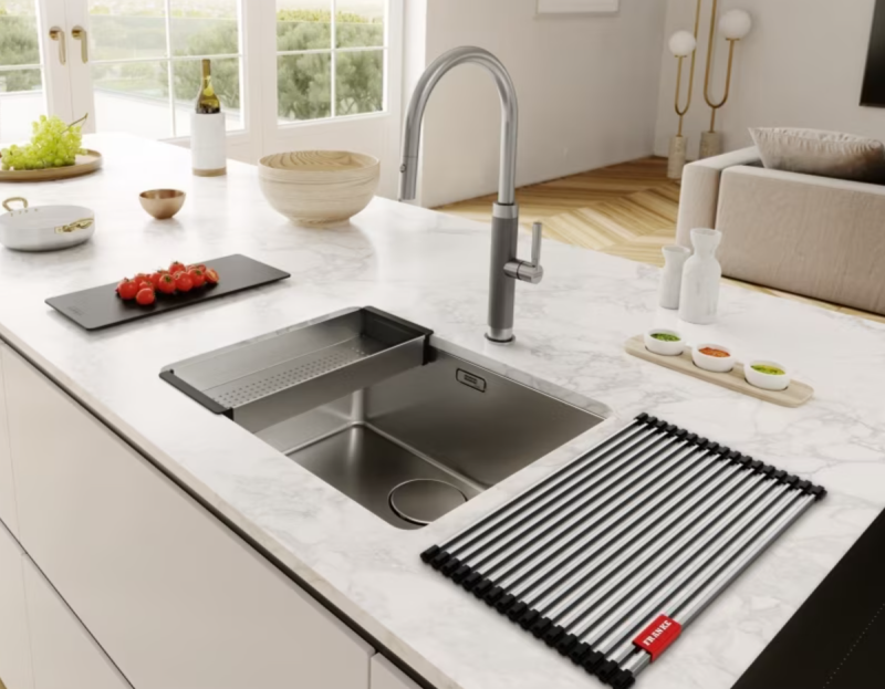 Franke Mythos Masterpiece Rubinetto da Cucina in Acciaio Inox con Beccuccio a J e Doccetta Estraibile - 115.0711.554