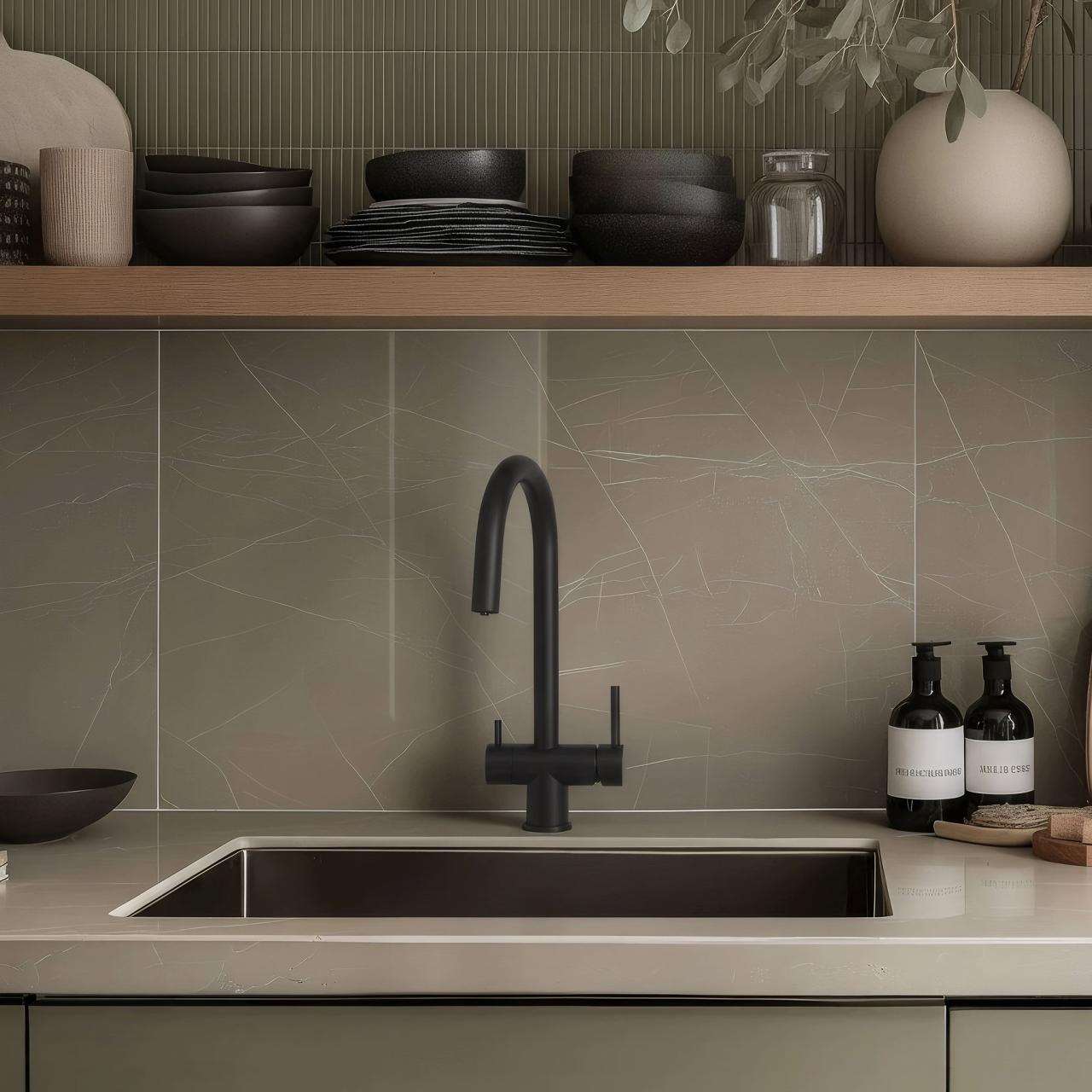 Quadri Leichester Rubinetto da cucina in Nero a 3 vie con un collegamento extra per acqua filtrata  1208967671 - Productafbeelding 2