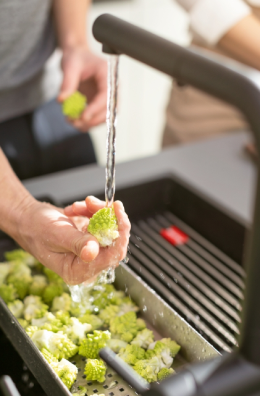 Franke Active Twist Mengkran Monocomando Nero con Bocca Estraibile e Comando di Scarico Integrato 115.0669.769.