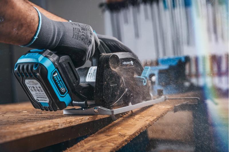 HÖGERT sega circolare a batteria, 18V, senza batteria, attacco per aspirapolvere.