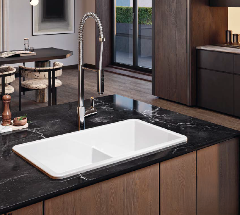 Ausmann Ceramic Ember Lavabo in ceramica bianca da un tempo e mezzo da incasso e sottotop 733 x 401 mm con tappi in metallo brunito 1208971520