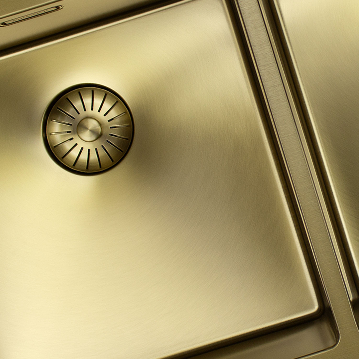 La Forza Invisibile del Rivestimento PVD: Perché Fa Veramente la Differenza nelle Cucine Moderne