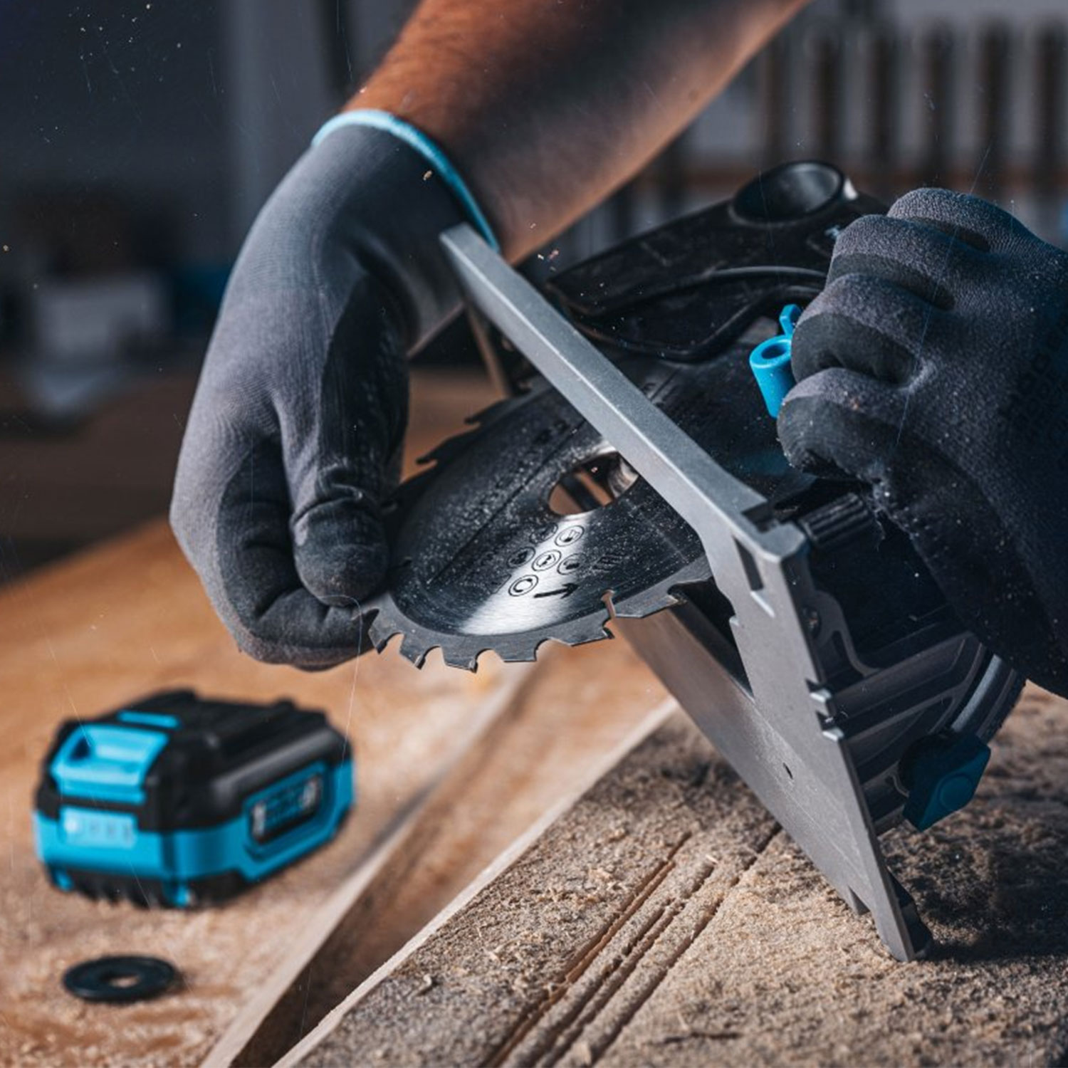 Come Prevenire l'Usura delle Lame su Seghe Circolari: Prolunga la Durata dei Tuoi Utensili Elettrici Come un Professionista