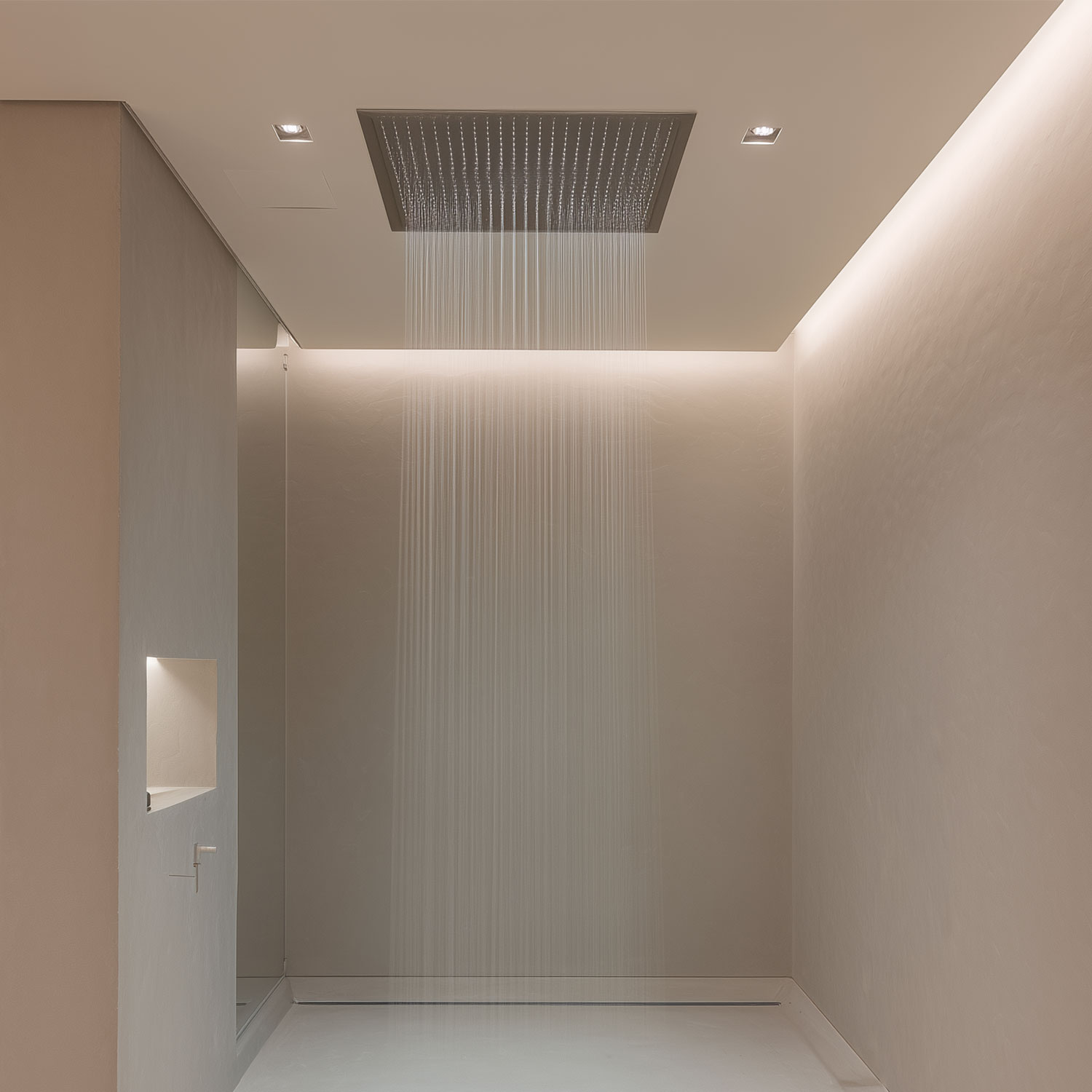 Docce a pioggia vs docce a mano: pro e contro dal punto di vista del design